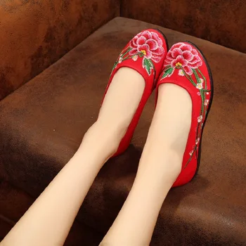 Cresfimix moterų mados kinų tradicinio siuvinėjimo butas batai lady patogu užsivilkti šokių bateliai moteriška cool batai a2037