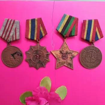 4 VNT Derliaus Anti-Japonų Karo laikotarpiu Medalis išlaisvinimo armijos Herojus, Minint Medalis