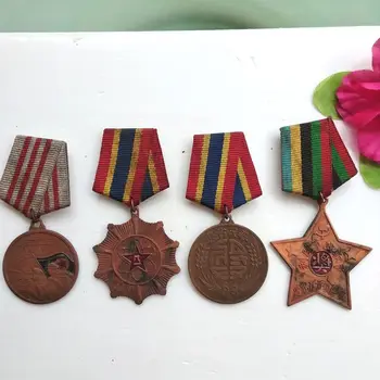 4 VNT Derliaus Anti-Japonų Karo laikotarpiu Medalis išlaisvinimo armijos Herojus, Minint Medalis