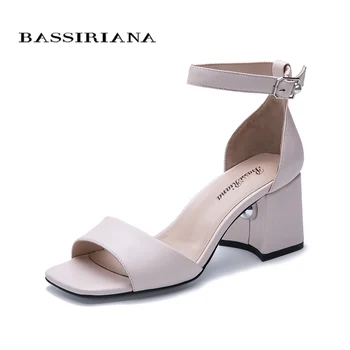 Bassiriana 2020 naujas moterų odos zomšiniai batai vasaros sandalai aikštėje dirželis aukšti kulniukai patogus dirželis