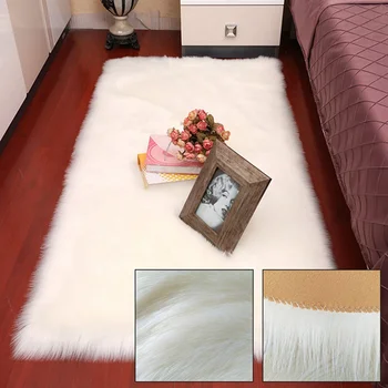 Gyvenamasis kambarys miegamasis storas kilimas pliušinis kilimas vaikų veikla krūva lova, langas, naktinės dirbtinės vilnos, minkštas krūva pagalvėlių