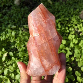 Natūralaus gaisro quart srityje Mineralinių kristalų liepsna natūralus raudonasis kvarcas fakelas akmens kristalų forma gydymo Reiki namų dekoro