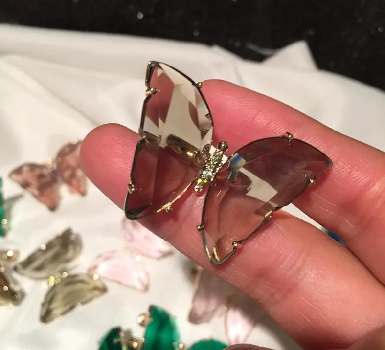 Saldainiai-spalvotas drugelis super pasakų perdėta prabanga, aukštos kokybės elegantiškas skaidri žalia rausva ausies accessor